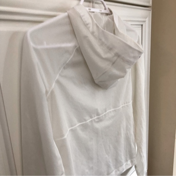 EUC Ivivva girl’s hooded rain jacket - Picture 11 of 14